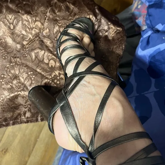 Jill Stuart gold/green leather lace up sandals 3” block heel US 8 EU 39