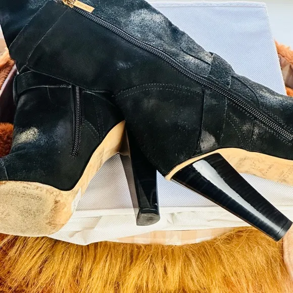 Jimmy Choo FINCH WAS Waxed Leather Distressed Mid Calf Boots like new, size 8