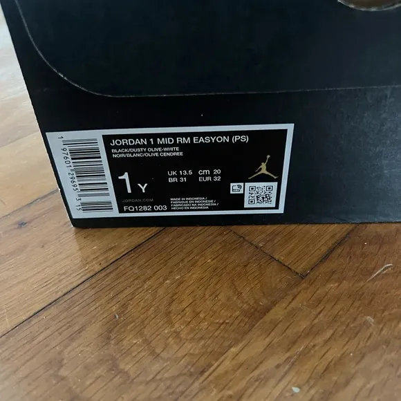 Jordan 1 Mid- Black and Green kids sneakers