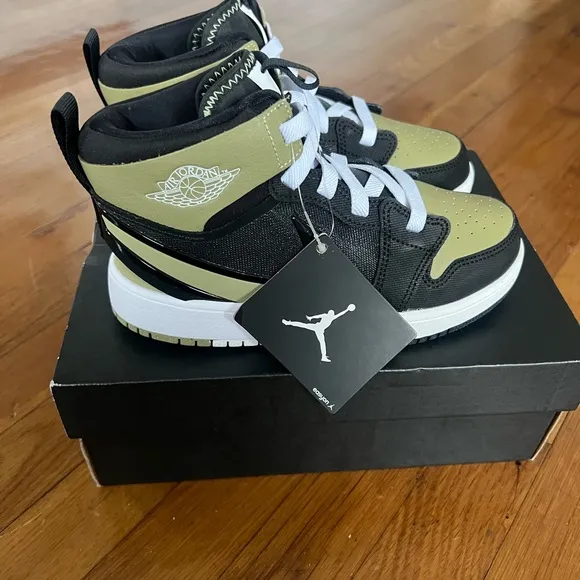 Jordan 1 Mid- Black and Green kids sneakers