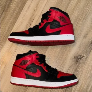Jordan 1 MidBanned (2020)