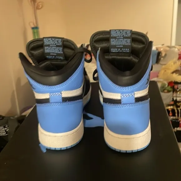 Jordan 1 Retro OG High UNC Toe - size 3.5Y