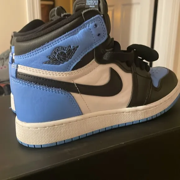 Jordan 1 Retro OG High UNC Toe - size 3.5Y