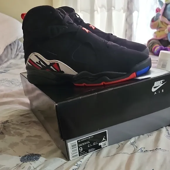 Jordan Black and Red Sneakers High-Top