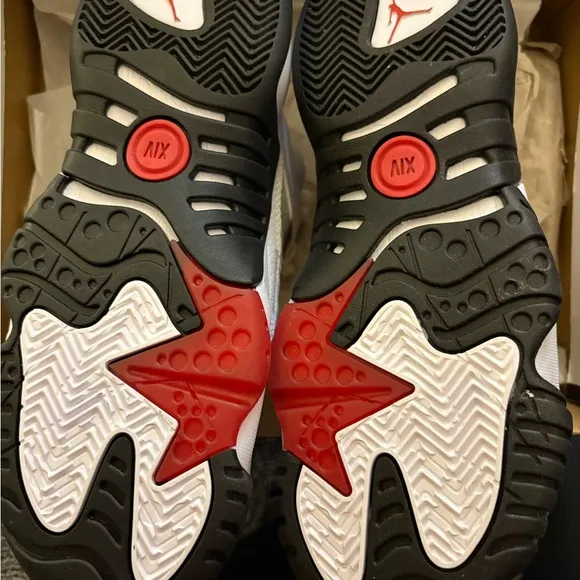 Jordan Jumpan Two Trey (GS) - size 6Y