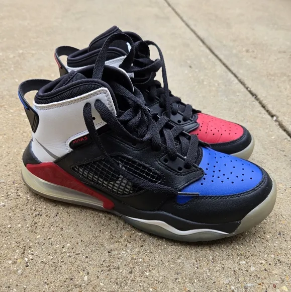 Jordan Mars 270 BQ6508-001 Black, Red, and Blue High-Top Sneakers Sz 6y