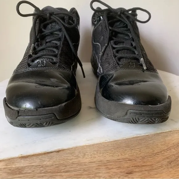 Jordan Max Aura 2 Men's AthleticSneakers Air Jordan Black on Black 8.5