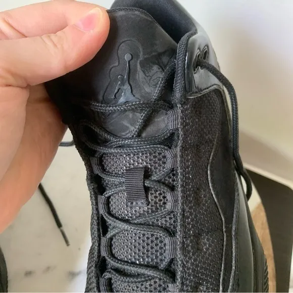 Jordan Max Aura 2 Men's AthleticSneakers Air Jordan Black on Black 8.5