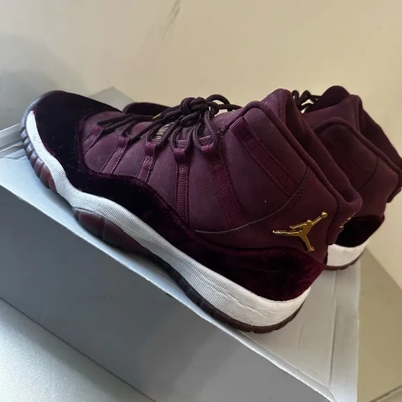 Jordan Purple and Gold High-Top Sneakers Velvet Upper