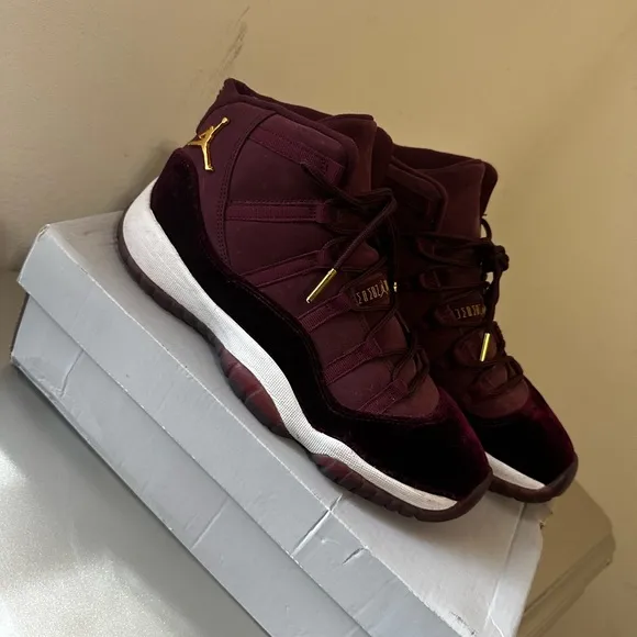 Jordan Purple and Gold High-Top Sneakers Velvet Upper