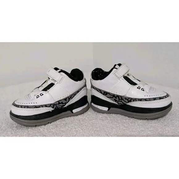 Jordan Shoes 2.5 Team 5/8ths Toddler Sz 3C White