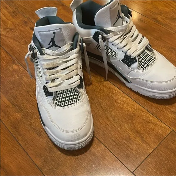 Jordan White and green Sneakers with Air Cushioning