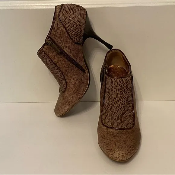 JUST CAVALLI SHOES ANKLE BOOTIES TAN BROWN LEATHER STILETTO HEEL ITALY 38 7.5