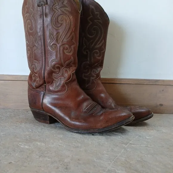 Justin Style 2253 Men's Classic Western Boot Bay Apache Cowhide Foot Size 10.5D
