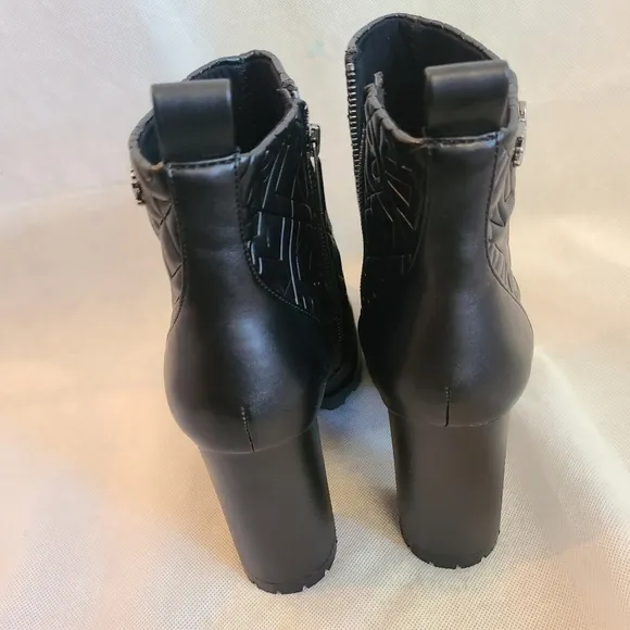 Karl Lagerfeld Paris Petria Ankle Boots Sz 10