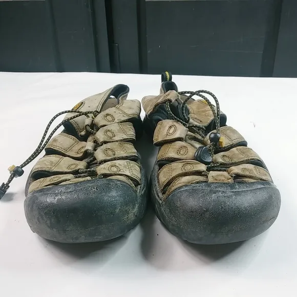 Keen 10.5 Mens Water Hiking Sandals Shoes