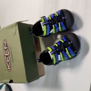 Keen baby shoes nee size 5 Raver Black. C2