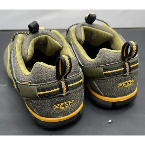KEEN Chandler CNX 1017569 Summer Outdoor Lifestyle Shoes Kids Size 5 Fast Ship