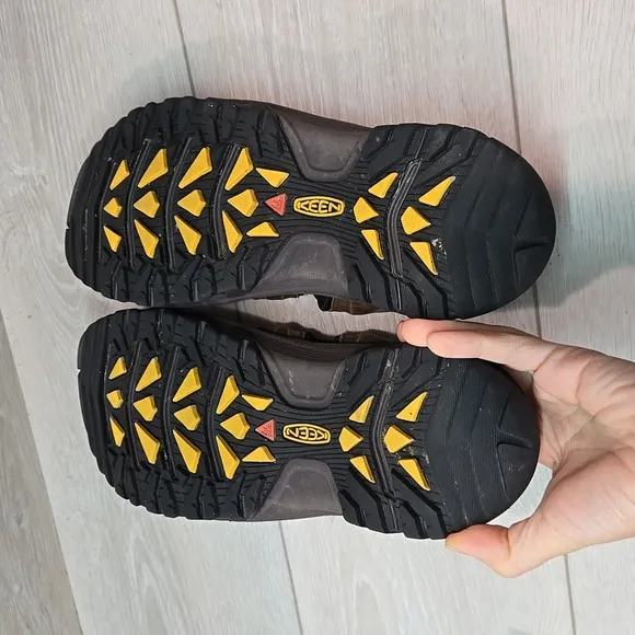 Keen Mens Leather Sandals shoes sz 9.5