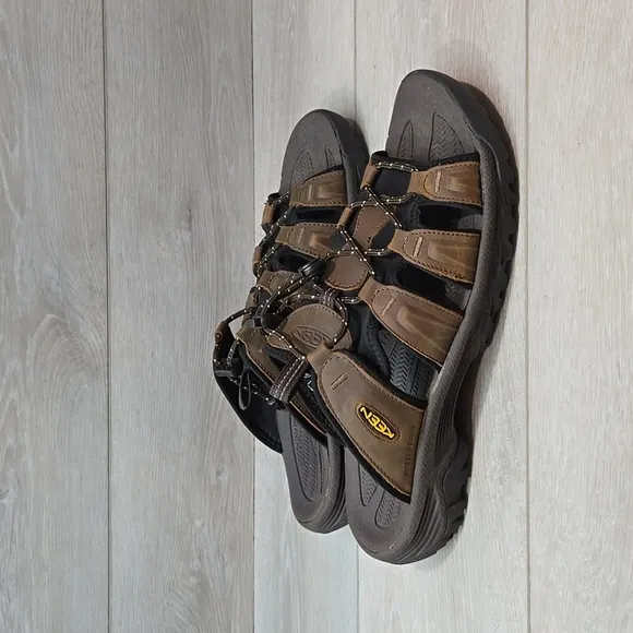 Keen Mens Leather Sandals shoes sz 9.5
