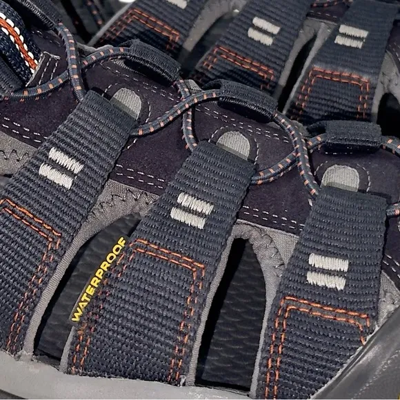 KEEN Men’s Size 10 Newport H2 Closed Toe Water Sandals Dark Blue Hiking Outdoors