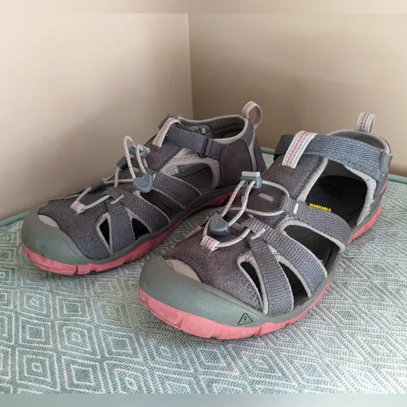 Keen Seacamp Youth Sandals in Gray &amp; Rose