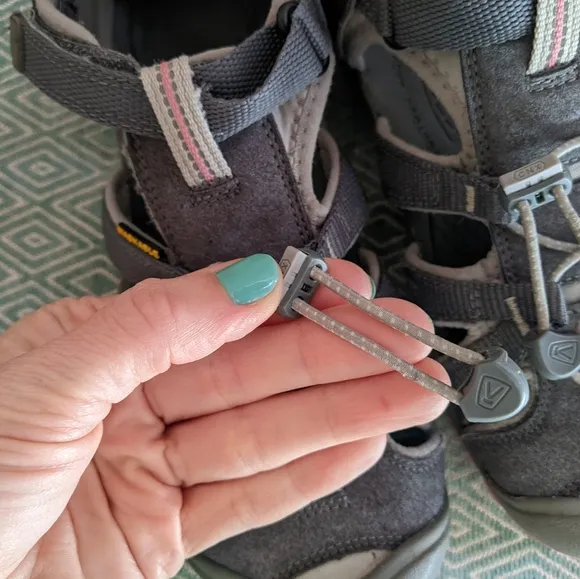 Keen Seacamp Youth Sandals in Gray &amp; Rose