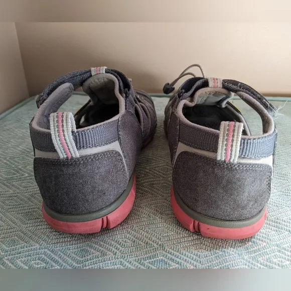 Keen Seacamp Youth Sandals in Gray &amp; Rose
