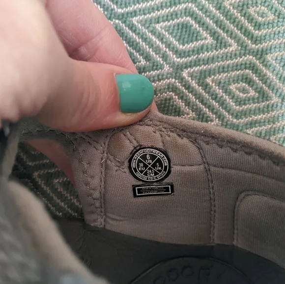 Keen Seacamp Youth Sandals in Gray &amp; Rose