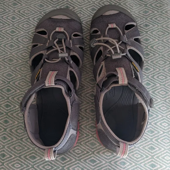 Keen Seacamp Youth Sandals in Gray &amp; Rose