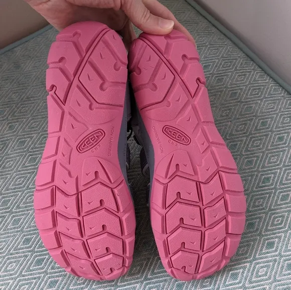 Keen Seacamp Youth Sandals in Gray &amp; Rose