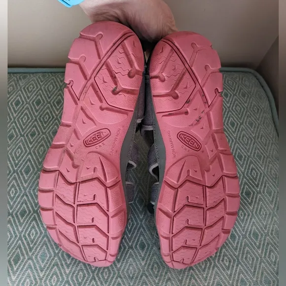 Keen Seacamp Youth Sandals in Gray &amp; Rose