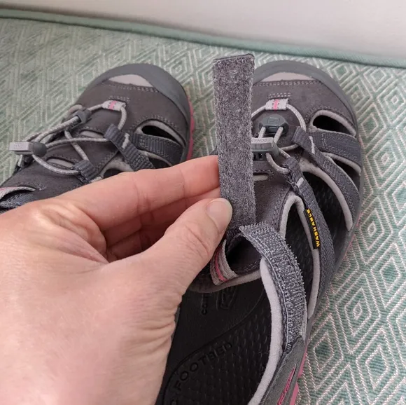 Keen Seacamp Youth Sandals in Gray &amp; Rose
