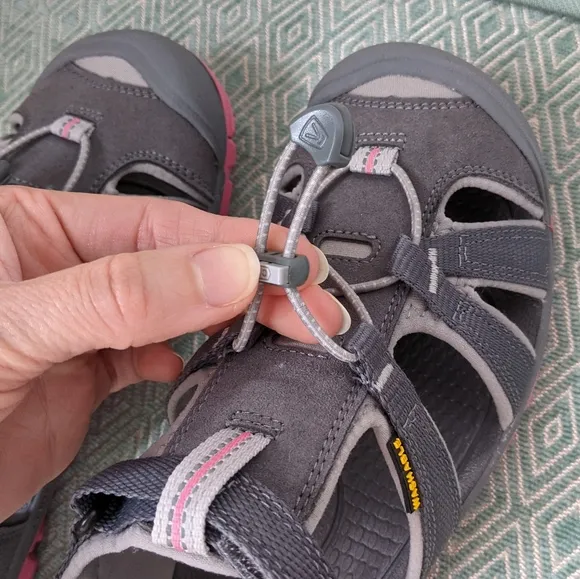 Keen Seacamp Youth Sandals in Gray &amp; Rose