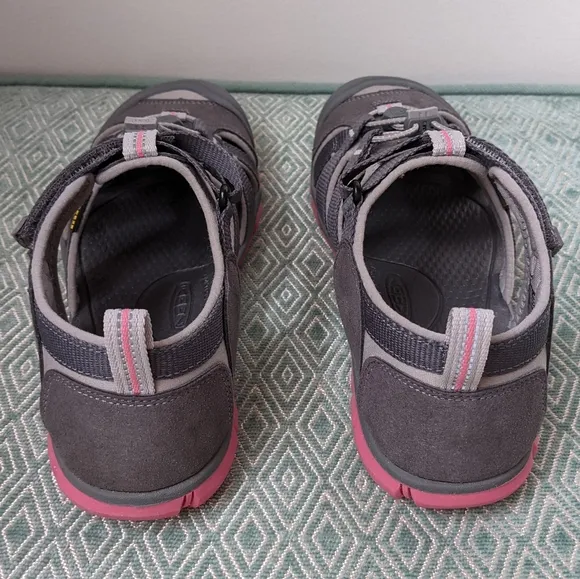 Keen Seacamp Youth Sandals in Gray &amp; Rose