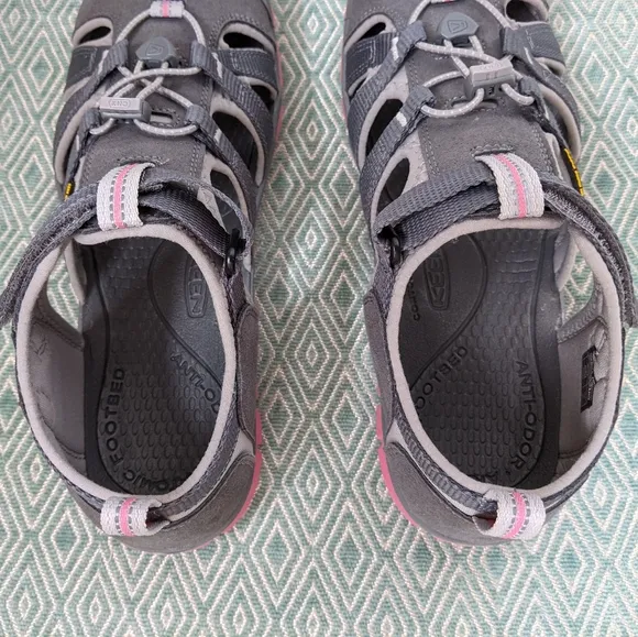 Keen Seacamp Youth Sandals in Gray &amp; Rose