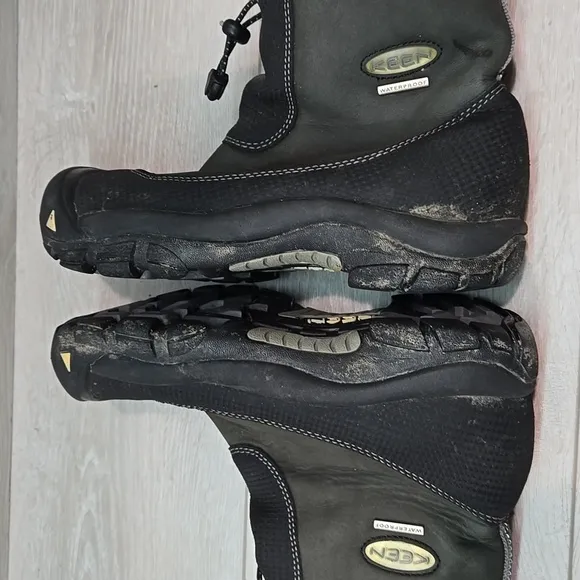 Keen Womens Vail Primaloft 200 gr insolation outsole Leather Boots shoes sz 6.5