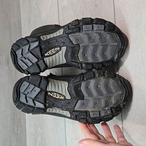 Keen Womens Vail Primaloft 200 gr insolation outsole Leather Boots shoes sz 6.5