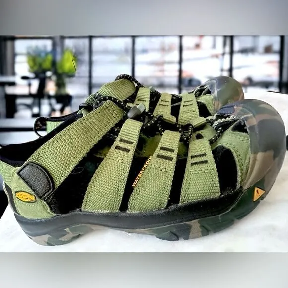 KEEN Kids Newport H2 Outdoor Adventure Hiking Water Friendly Sandal Size 13