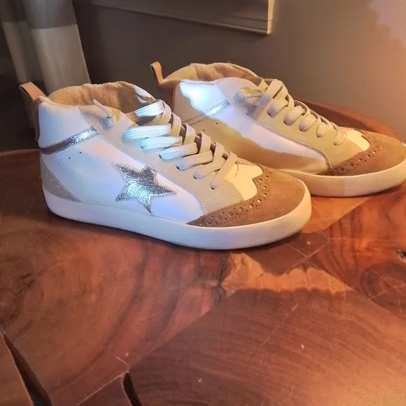 Kellparker Molly High-Top Metallic Star Sneakers - 8