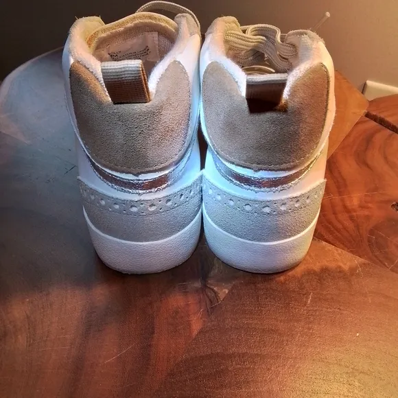 Kellparker Molly High-Top Metallic Star Sneakers - 8