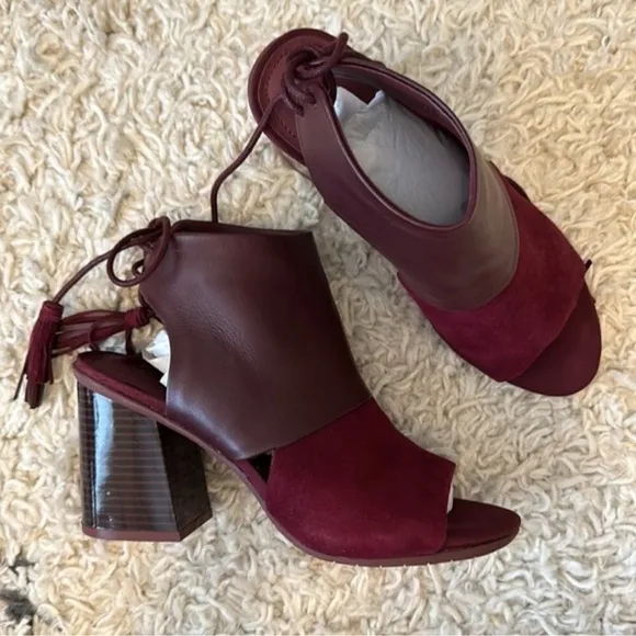 KENNETH COLE Burgundy Peep Toe Boots