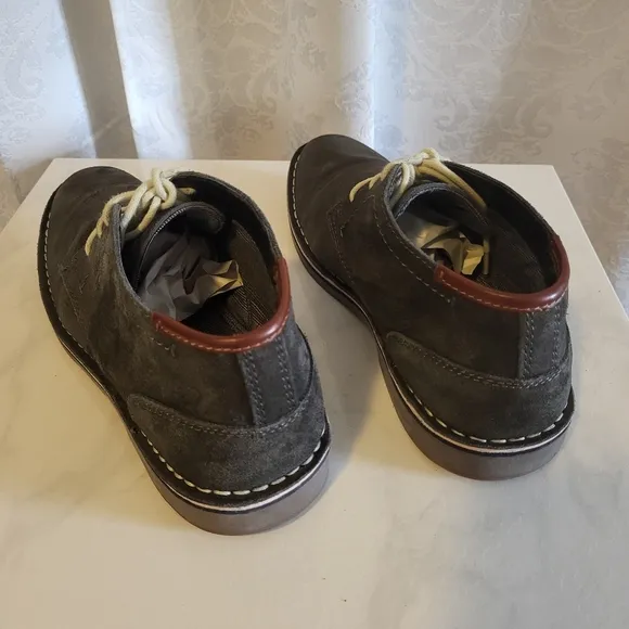 Kenneth Cole Reaction Men's Ankle Chukka Suede Boots, Size 10.5 Gray