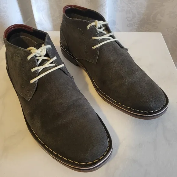 Kenneth Cole Reaction Men's Ankle Chukka Suede Boots, Size 10.5 Gray