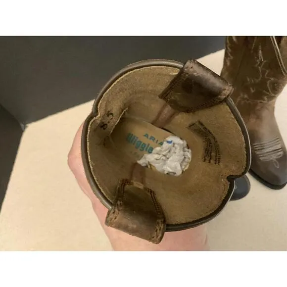 Kid’s ARIAT Heritage Distressed Brown Leather Western Boots. Size 8.5C. Awesome!