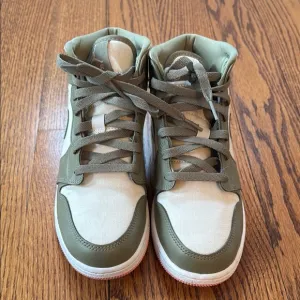 Kids Green and Cream High-Top Sneakers