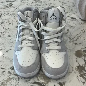 Kids High-Top Jordans - White and Gray
