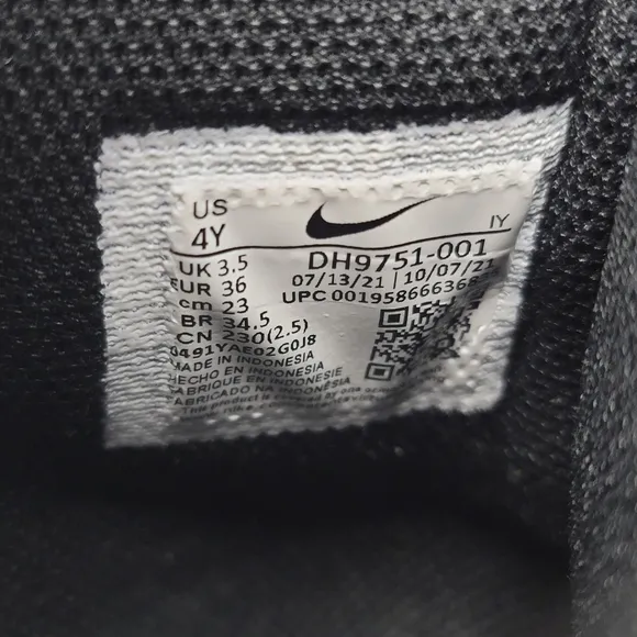 Kids Nike Dunk Venom Anthracite High Top Sneakers Black White DH9751-001 Size 4Y