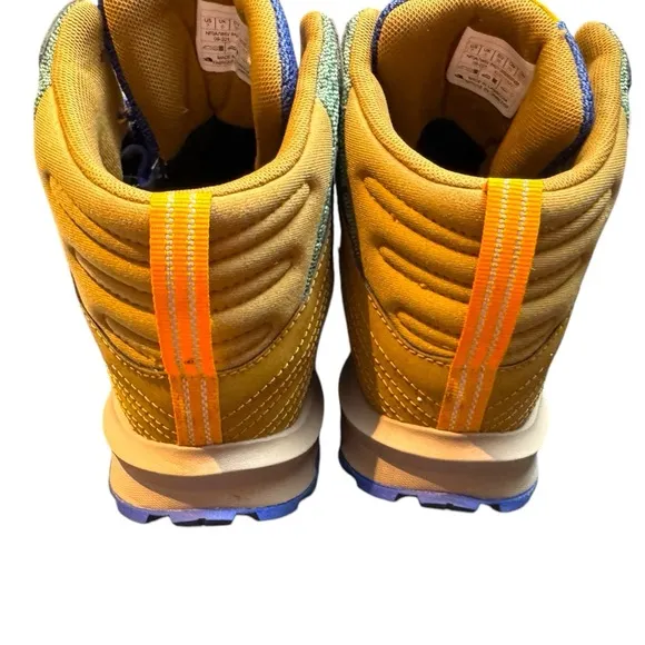 KIDS size 7 The North Face fastpack hiking boots