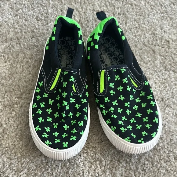 Kids Sneaker Lot - Jordan 4 and more